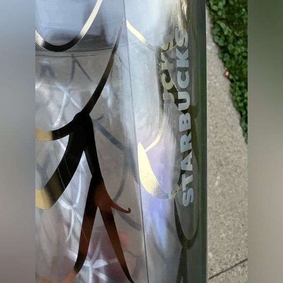 ☕️🧜‍♀️ 2016 Mermaid Scale Venti Cup | Gold Scales & Clear Tumbler | 24 oz. - Picture 6 of 17